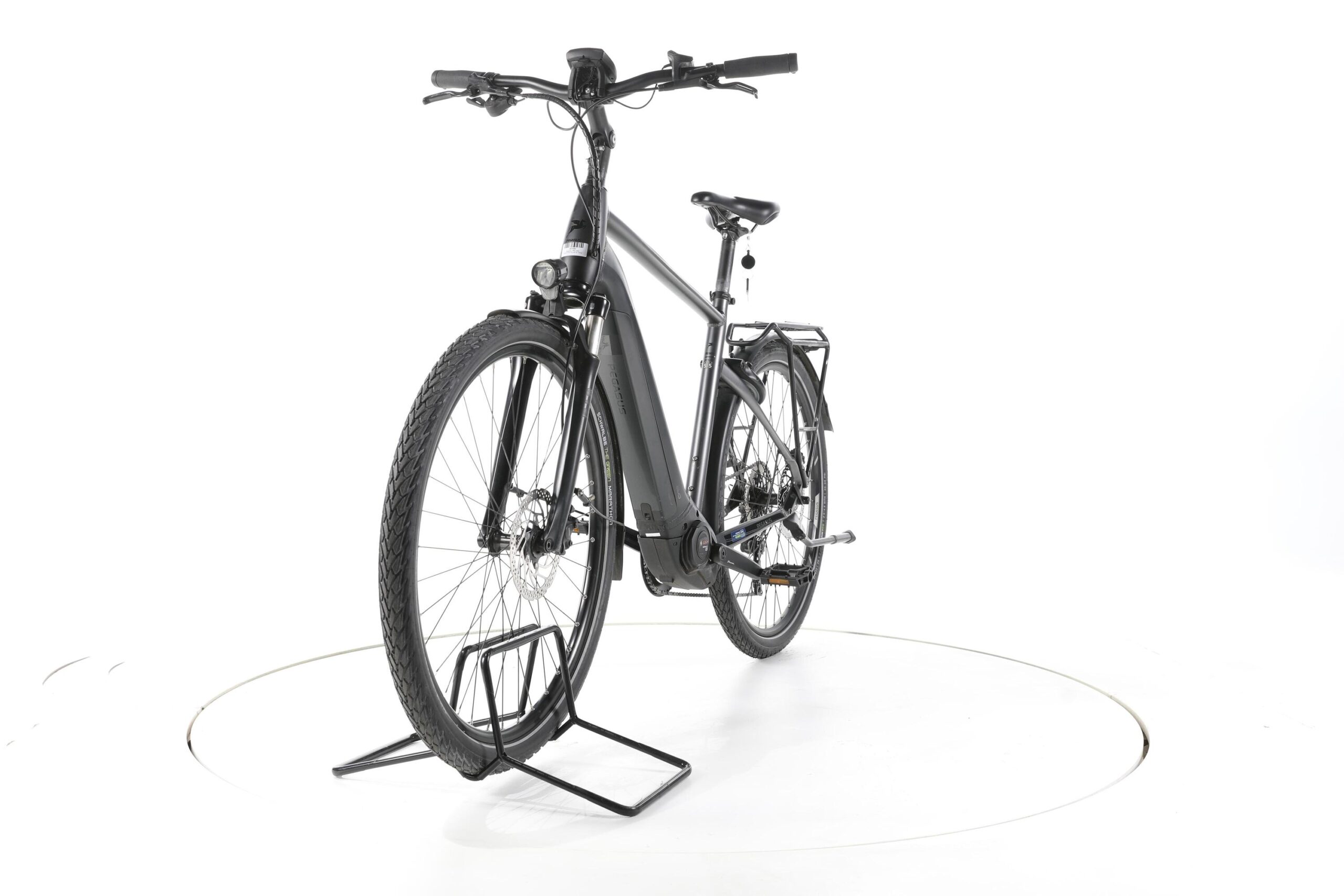 Un VTT pour tous ceux qui recherchent un compagnon pour le quotidien et le tout-terrain. [Noir/Rouge/Gris, 24]