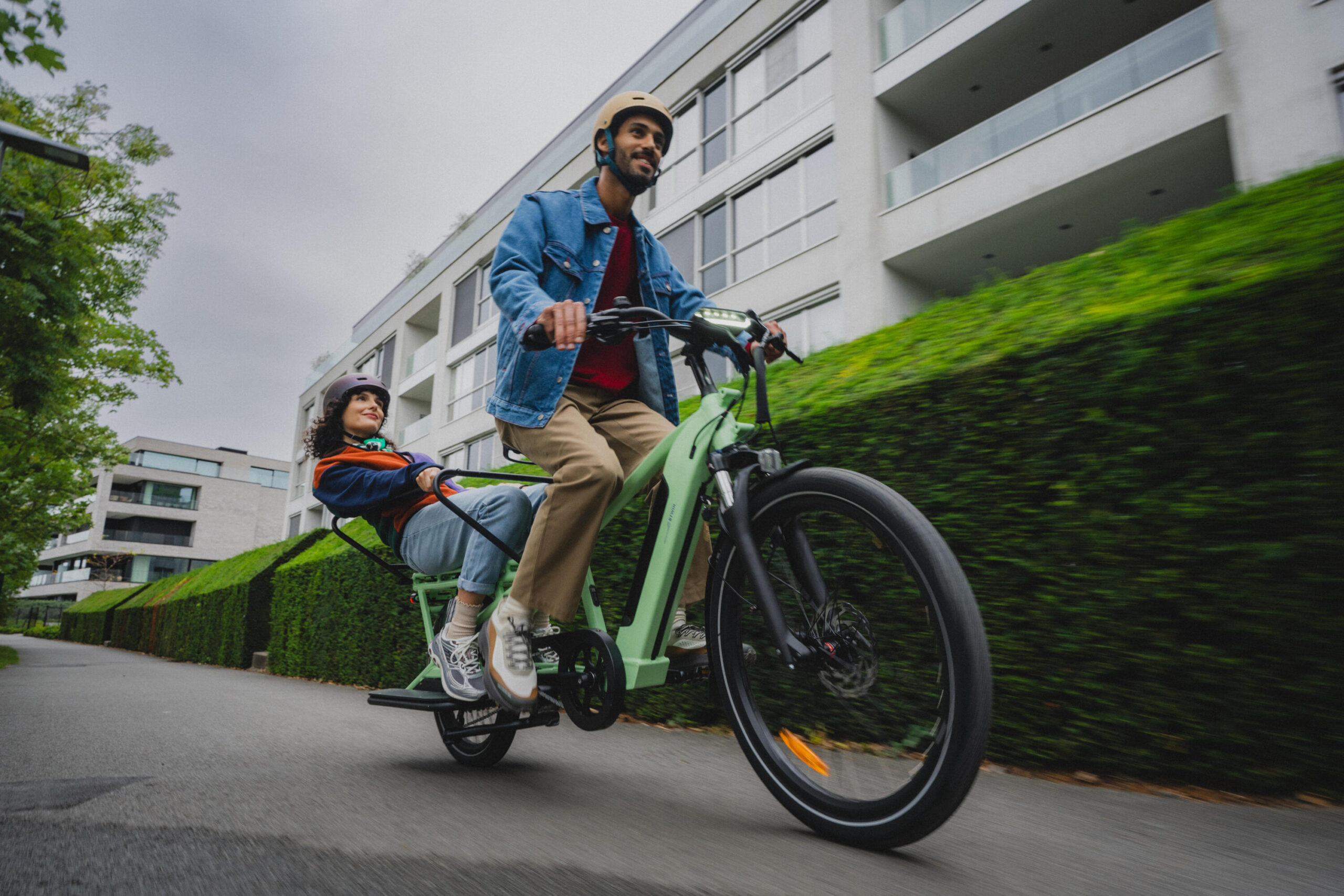 Velo cargo électrique longtail, E-three 500 vert sorbet